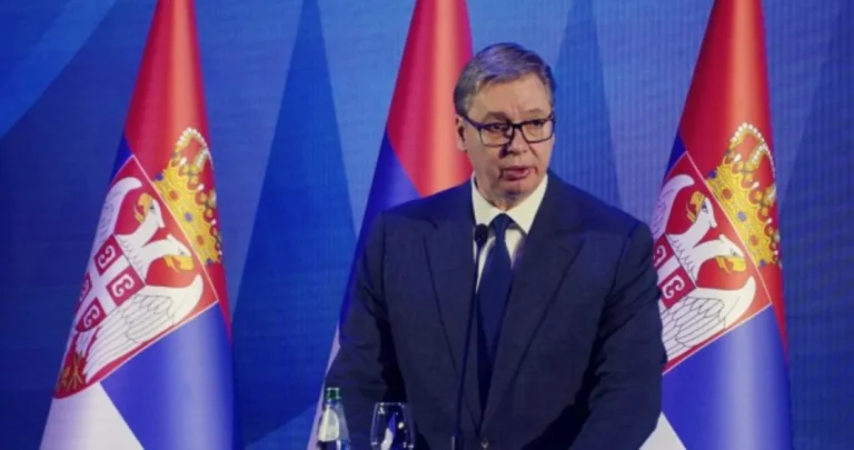 Vučić obavezni vojni rok